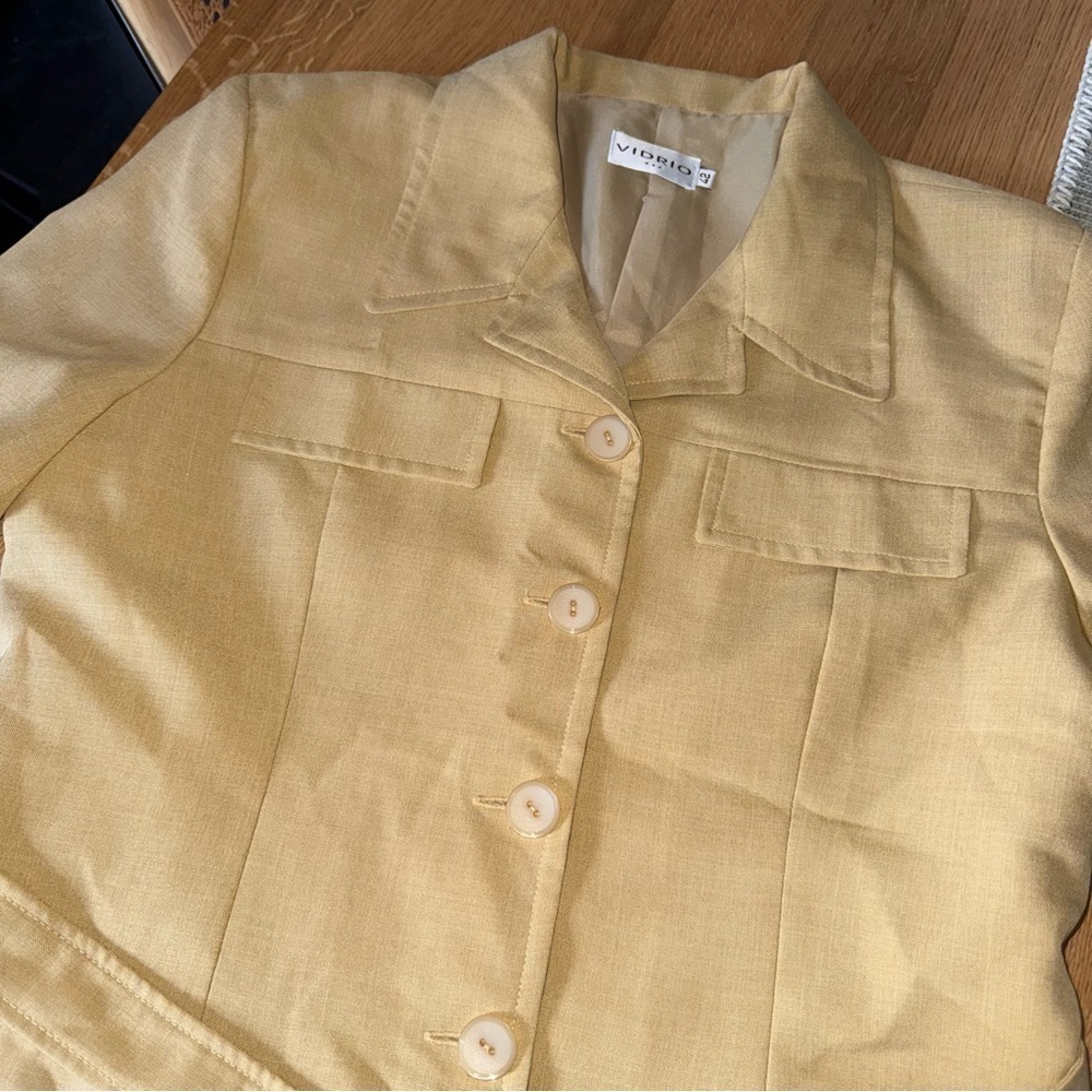 Vidrio Beige Short-Sleeve Trench Top - Picture 3 of 7